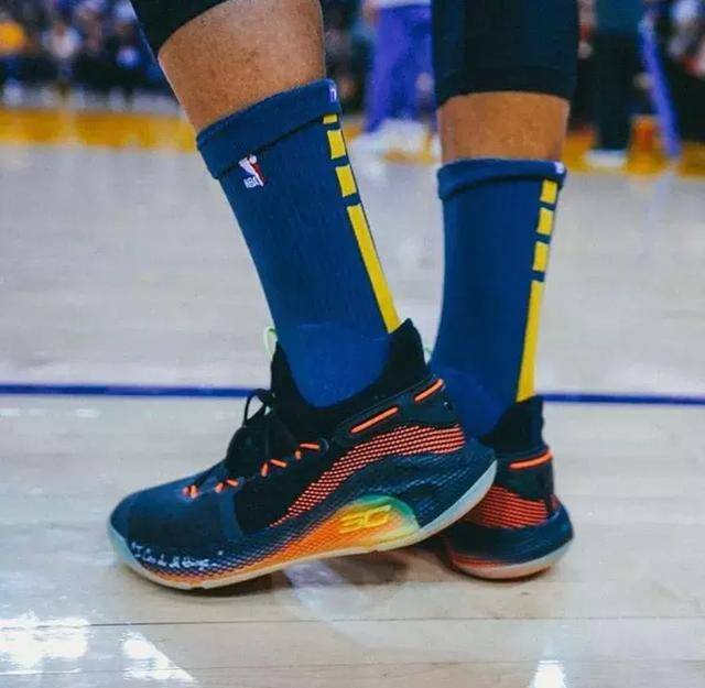 不是颜骏凌也不是陈威，上港未来门将人选浮现