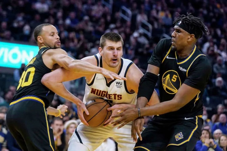 2010 投手之年：大联盟该赛季出现了多场完全比赛与无安打比赛，被称为“投手的盛世”