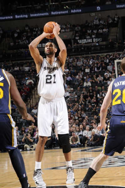 津门虎vs三镇首发：刘若钒、罗马里奥先发