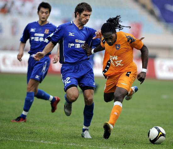 职业生涯14次对阵巴萨，马科斯-略伦特首次取得进球