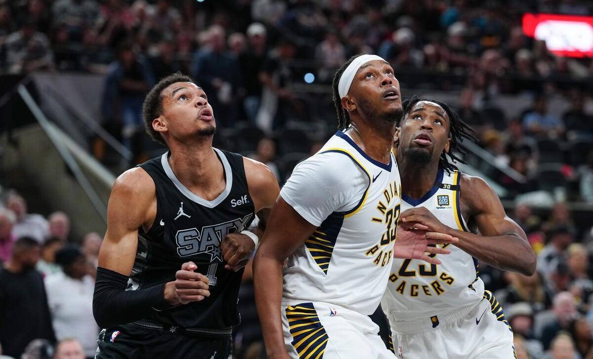 [CBA]洛夫顿突破妙传 王哲林跟进暴扣