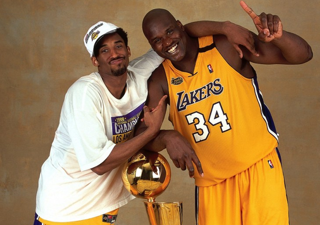 约基奇倒下后，一位故人邪魅一笑