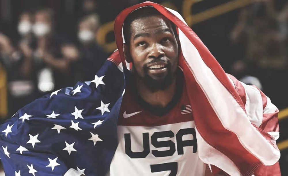 ＂夺回位置！西乡真央精妙推杆抓鸟排名再次回到第二